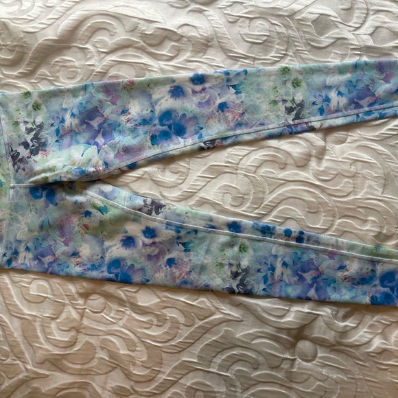 Alo yoga leggings small - Picture 3 of 3